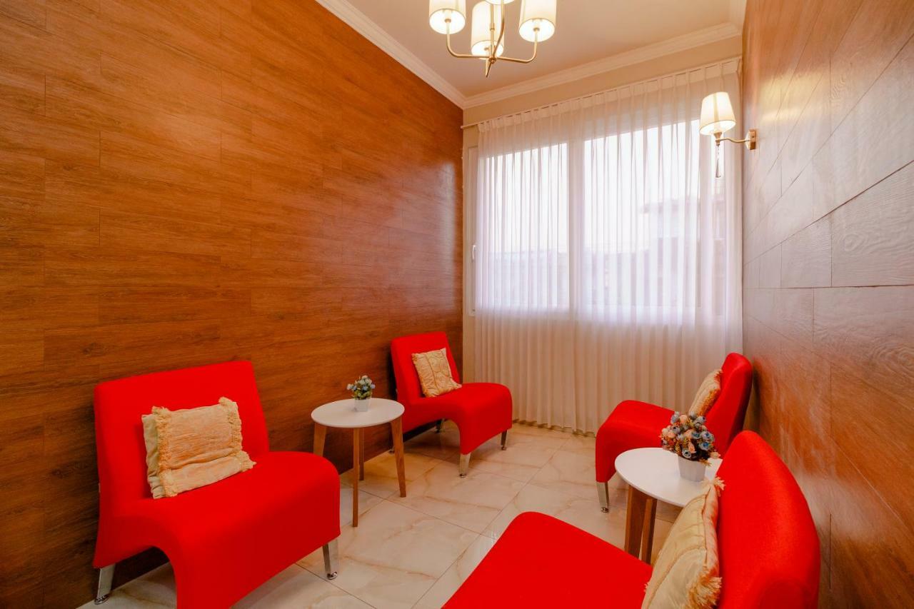 RedDoorz near Taman Makam Pahlawan Cikutra Hotel Bandung Bagian luar foto