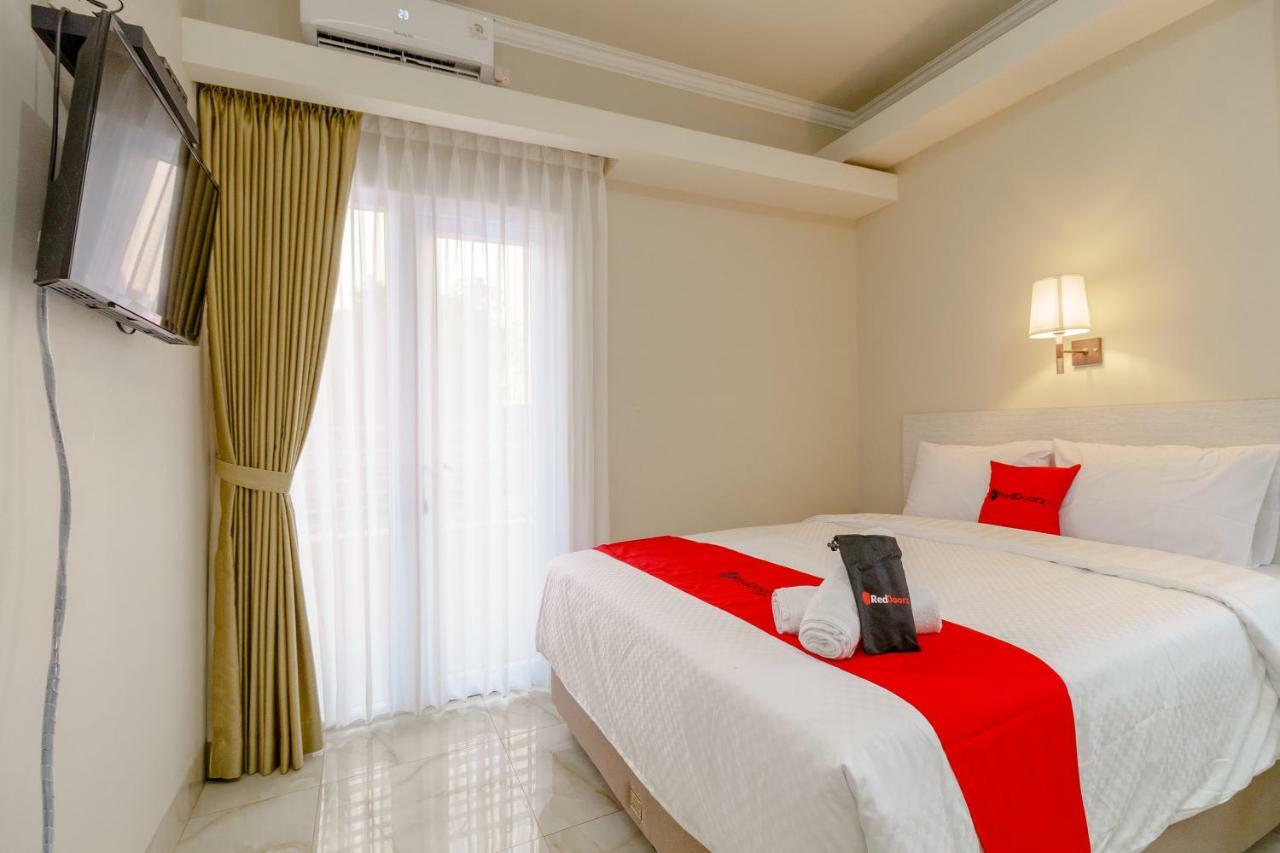 RedDoorz near Taman Makam Pahlawan Cikutra Hotel Bandung Bagian luar foto