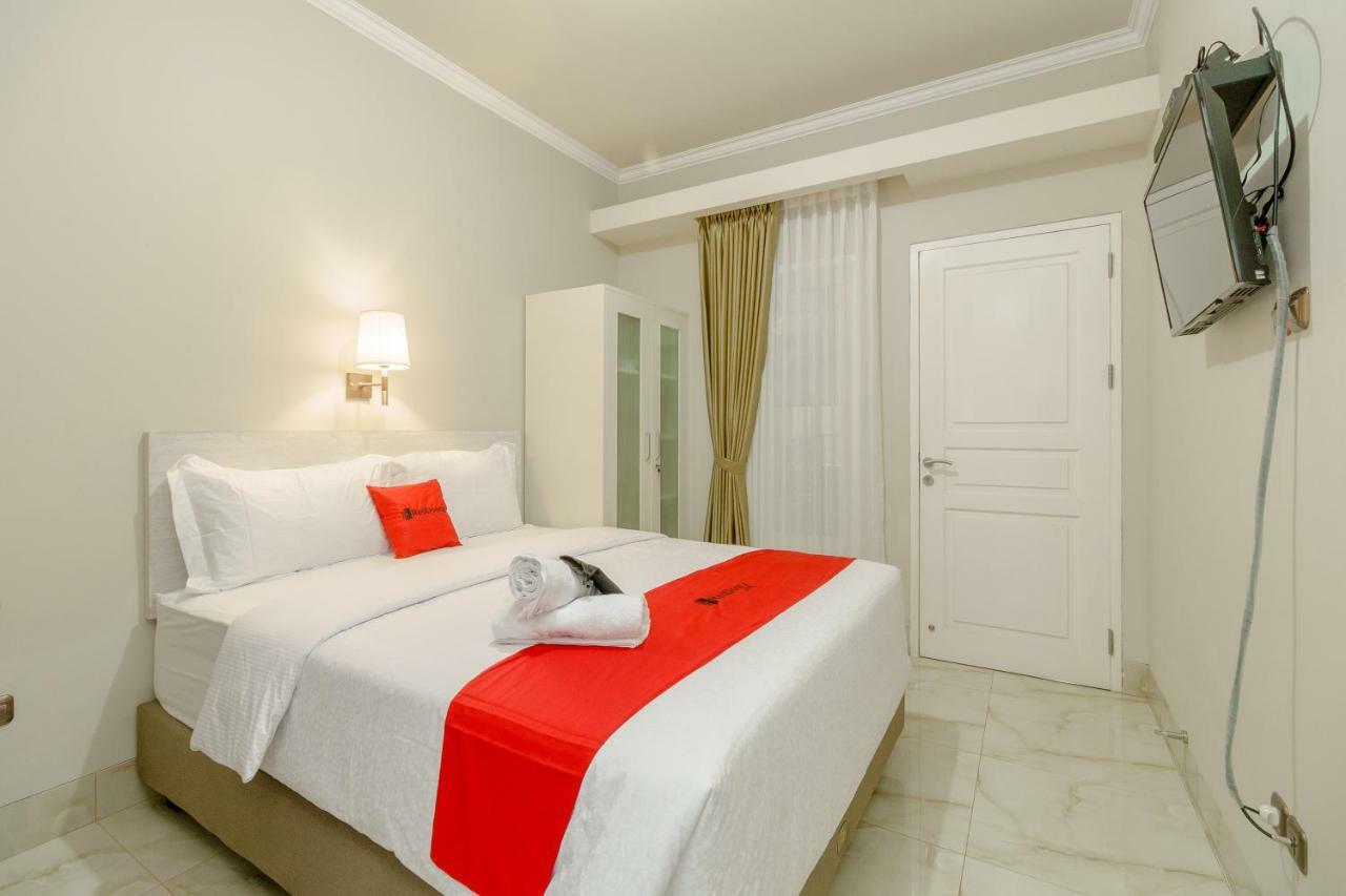 RedDoorz near Taman Makam Pahlawan Cikutra Hotel Bandung Bagian luar foto