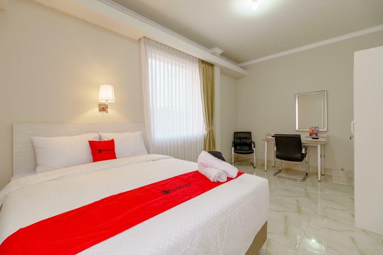 RedDoorz near Taman Makam Pahlawan Cikutra Hotel Bandung Bagian luar foto