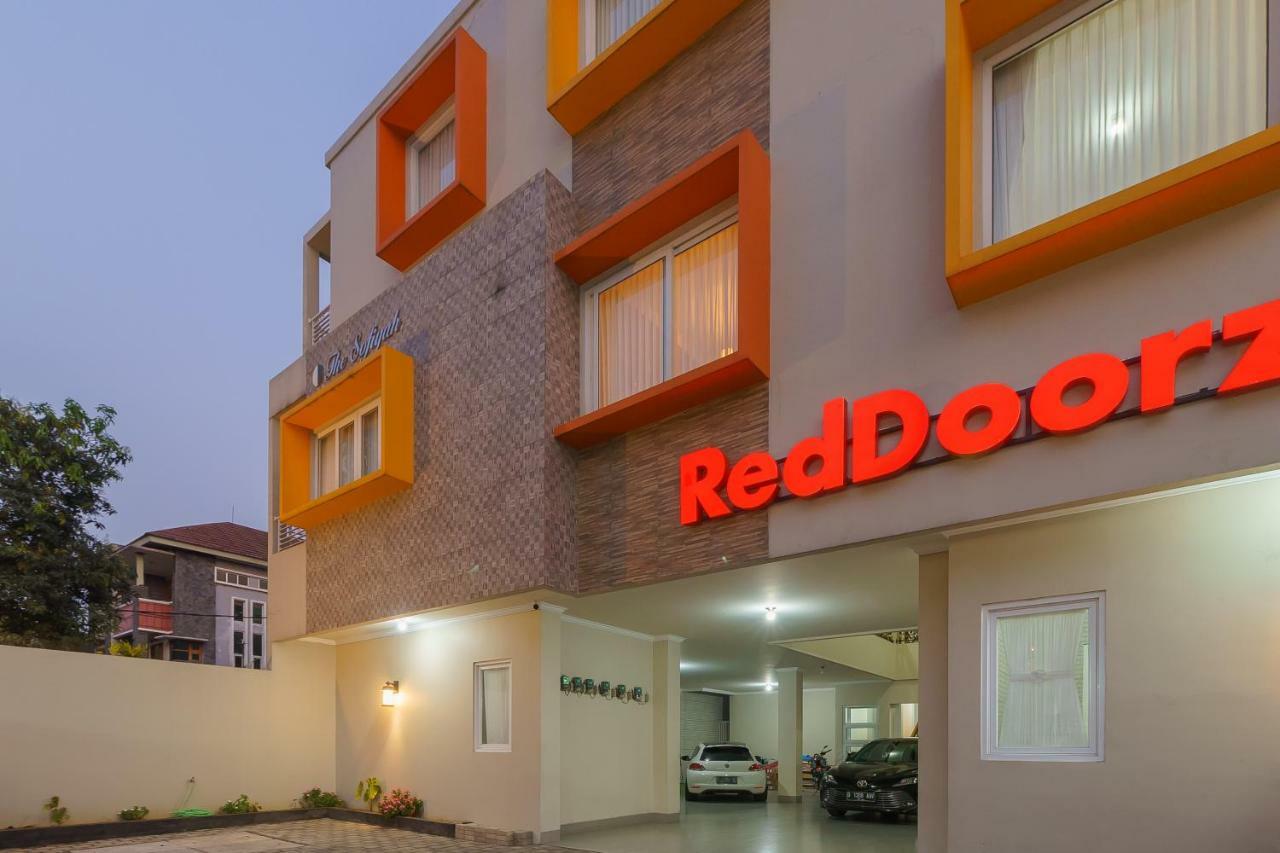 RedDoorz near Taman Makam Pahlawan Cikutra Hotel Bandung Bagian luar foto