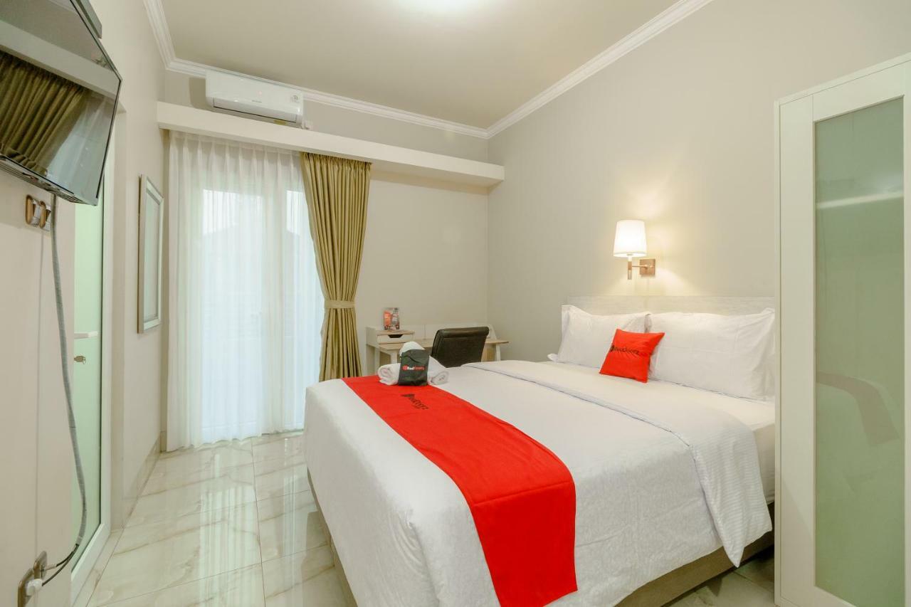RedDoorz near Taman Makam Pahlawan Cikutra Hotel Bandung Bagian luar foto